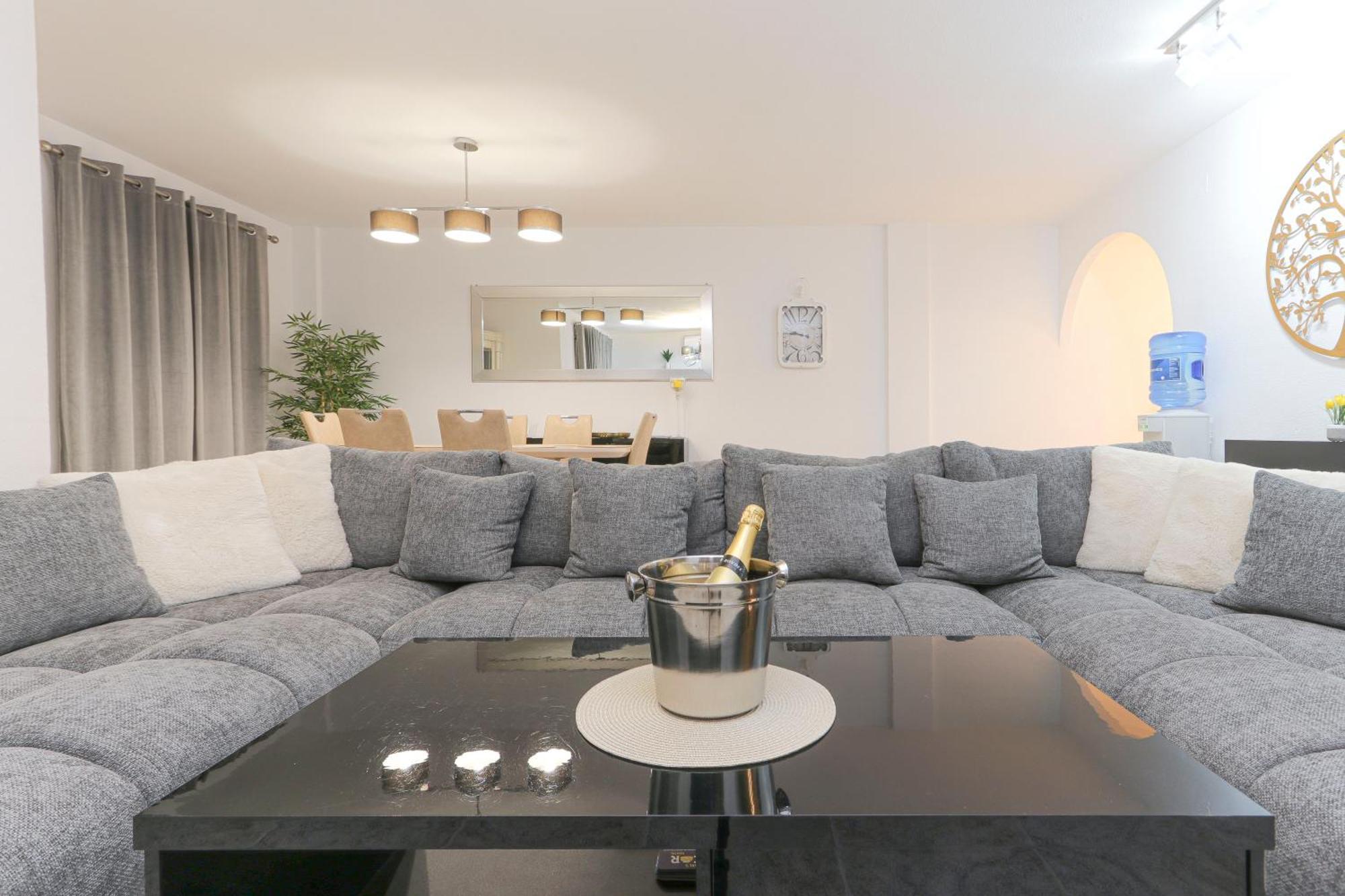 Presidential Suite Villamartin Plaza Av Brisas 67 Alicante Eksteriør bilde